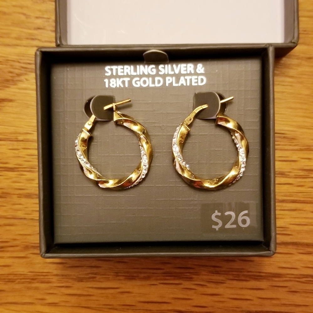 NWT 18K Gold Plated Hoop earrings